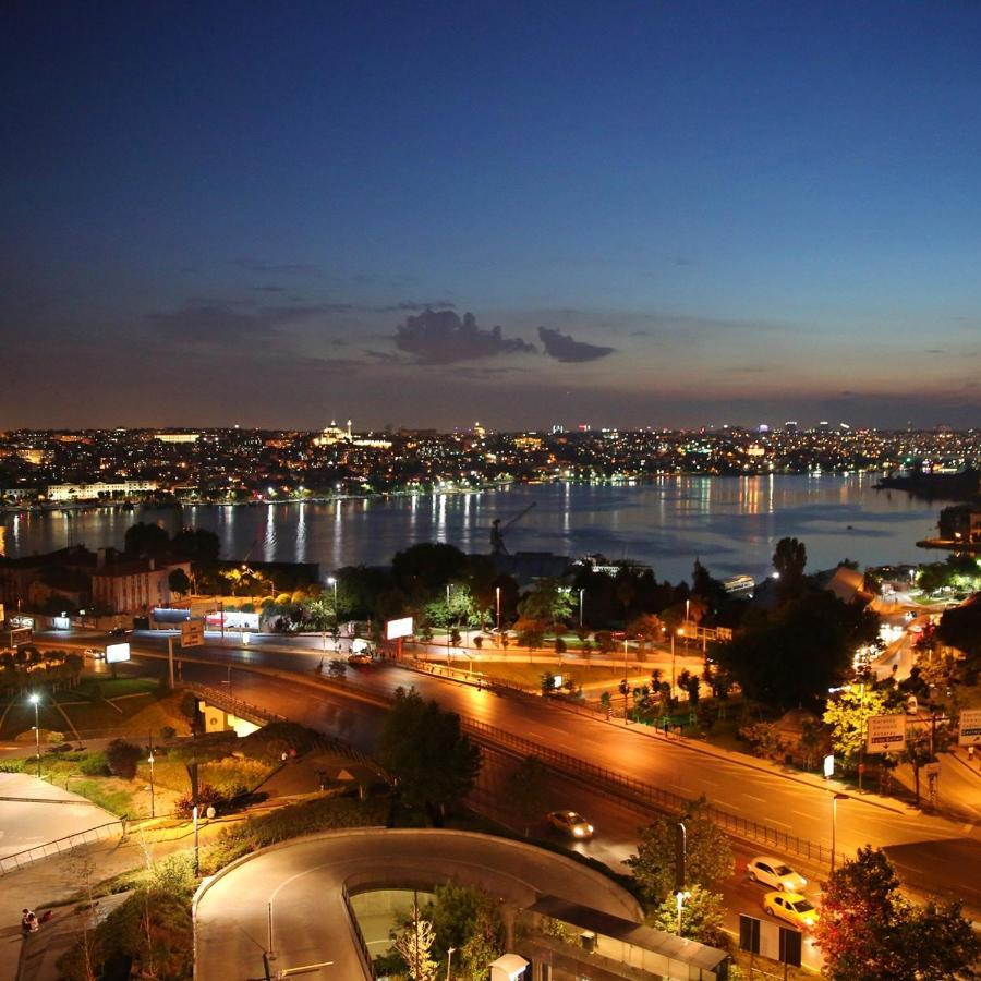 Daru Sultan Hotels Galata Istanbul Bagian luar foto View of the city