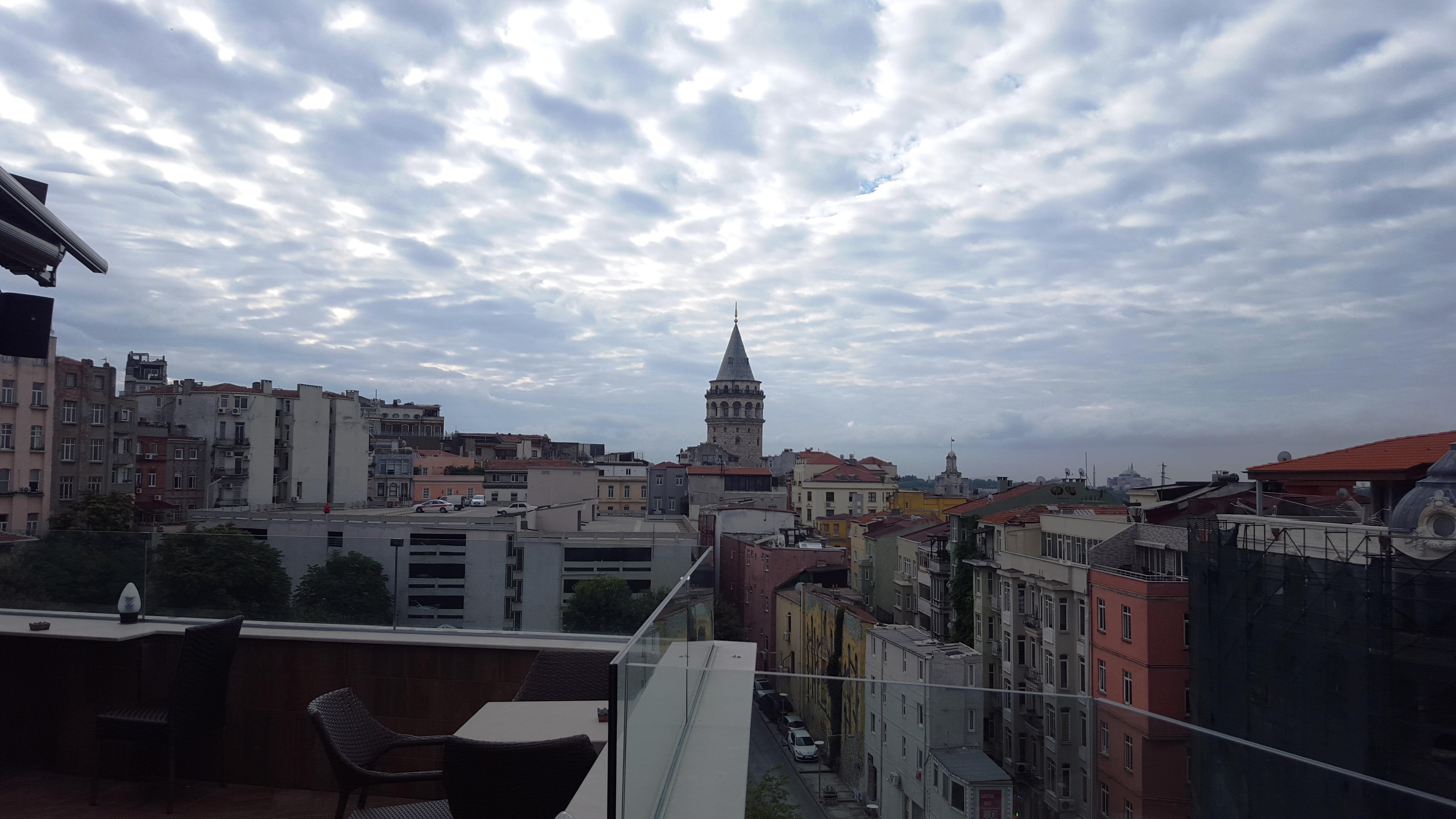 Daru Sultan Hotels Galata Istanbul Bagian luar foto View of the Galata Tower from the Galata Tower Hotel
