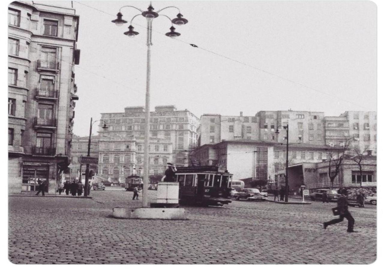 Daru Sultan Hotels Galata Istanbul Bagian luar foto The square in 1980