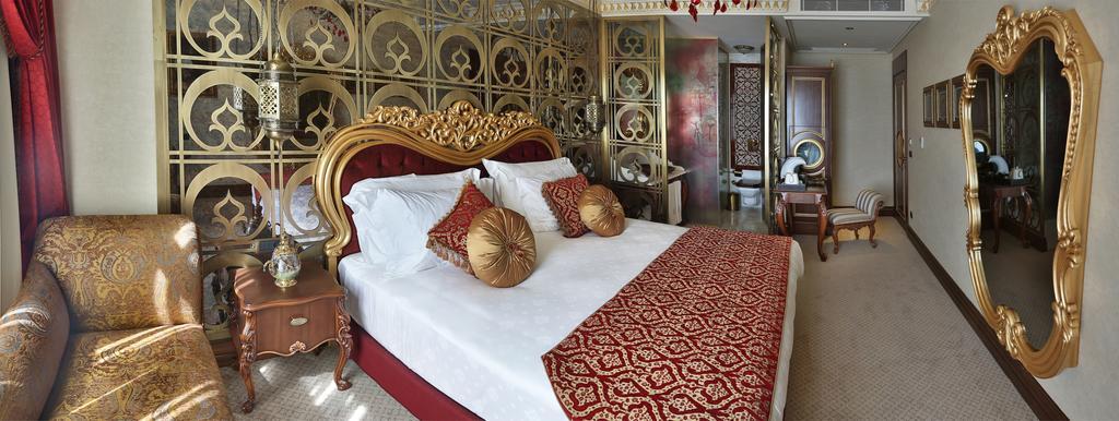 Daru Sultan Hotels Galata Istanbul Bagian luar foto A bedroom in the hotel