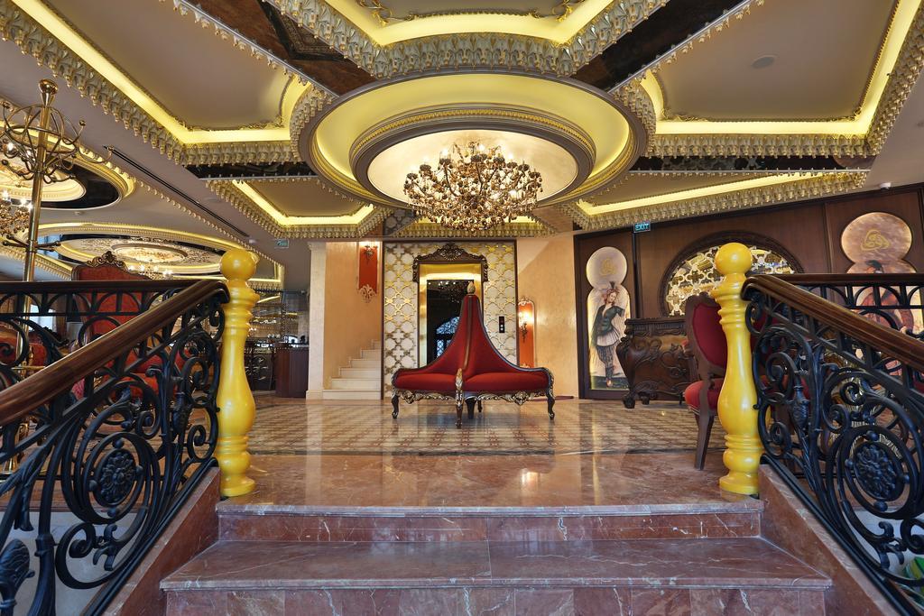Daru Sultan Hotels Galata Istanbul Bagian luar foto The lobby of the hotel